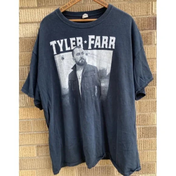 Tyler Farr Men’s 2XL A Little Too‎ Far Black Short Sleeve Us Tour Shirt Country - Picture 2 of 8